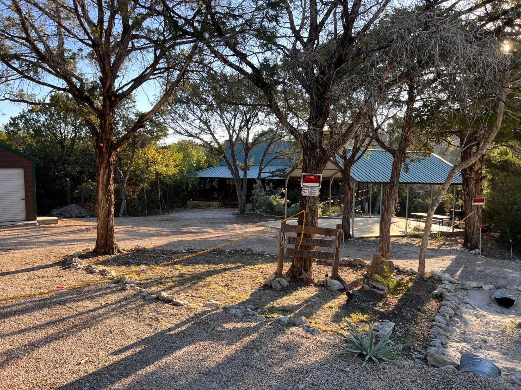 Lake Whitney Log Cabin Lakewood Harbor Exterior photo